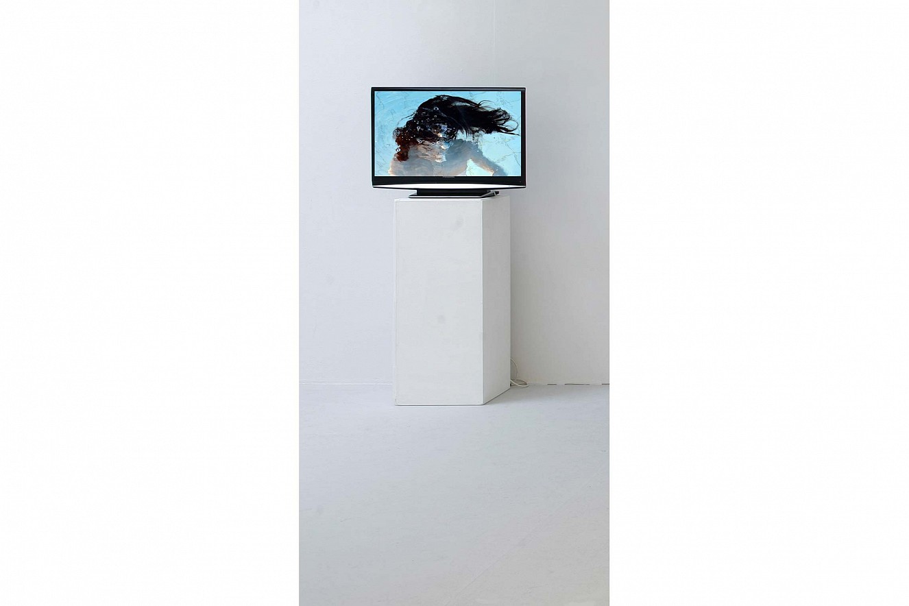 Liquors Balance  
Videostill, Bilder von Tänzer*innen unter Wasser  
Ausstellung Kunstverein Kunsthaus Potsdam